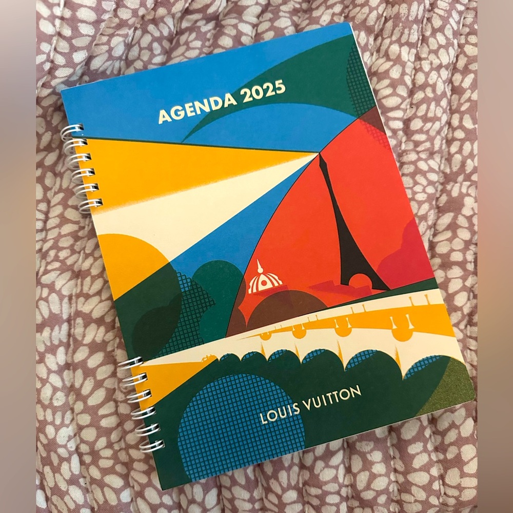 LOUIS VUITTON Desk Agenda Notes 2025 Multicolor Paper - Original box included
